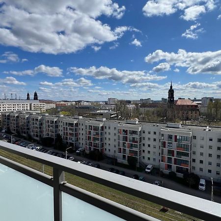 Apartment Mit Penthouse Charakter In เดรสเดน ภายนอก รูปภาพ