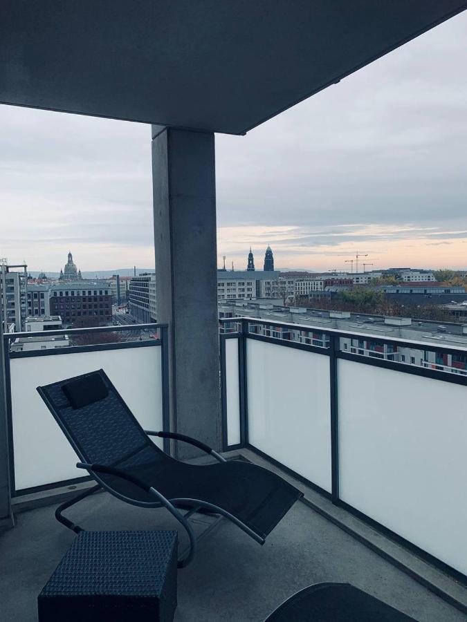 Apartment Mit Penthouse Charakter In เดรสเดน ภายนอก รูปภาพ