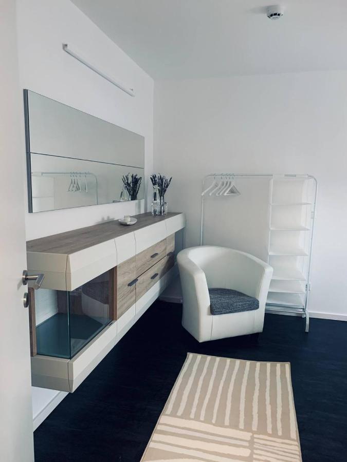 Apartment Mit Penthouse Charakter In เดรสเดน ภายนอก รูปภาพ