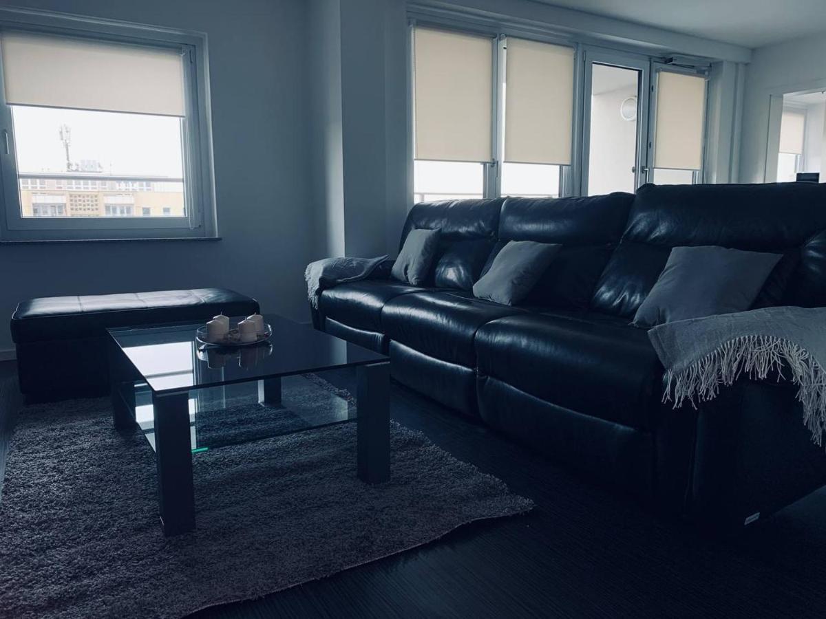 Apartment Mit Penthouse Charakter In เดรสเดน ภายนอก รูปภาพ